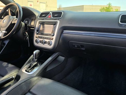 Used 2013 Volkswagen Eos FWD image 23