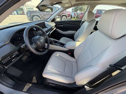 Used 2025 Honda Accord EX-L image 17