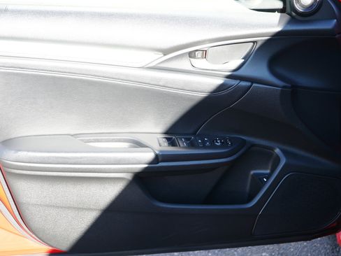 Used 2016 Honda Civic Touring image 10