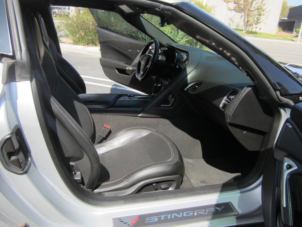 Used 2019 Chevrolet Corvette Stingray Coupe RWD image 19