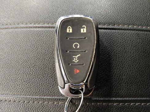 Used 2023 Chevrolet Traverse LT FWD image 32