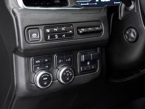 Used 2023 GMC Yukon Denali w/ Denali Reserve Package AWD/4WD image 10