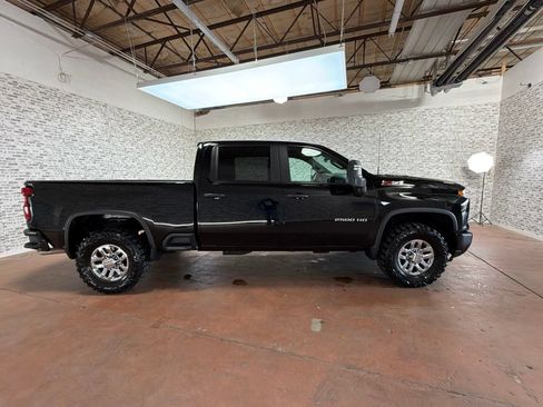 Used 2025 Chevrolet Silverado 2500 Custom w/ Custom Value Package AWD/4WD image 8