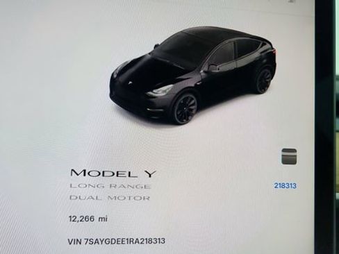 Used 2024 Tesla Model Y Long Range image 35