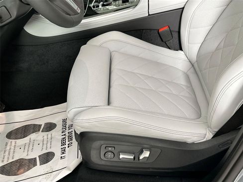 New 2026 BMW X5 xDrive40i w/ M Sport Package AWD/4WD image 21