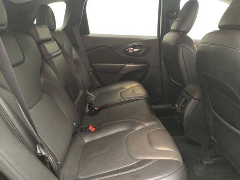 Used 2019 Jeep Cherokee Limited AWD/4WD image 19