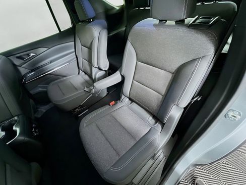 Used 2025 Chevrolet Traverse LT image 24