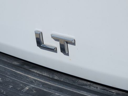 Used 2024 Chevrolet Suburban LT AWD/4WD image 10