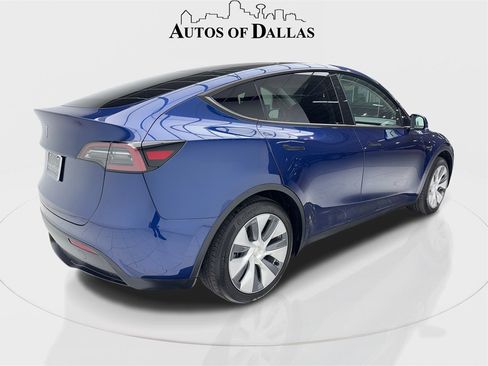 Used 2023 Tesla Model Y 2WD image 9
