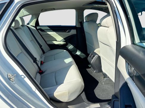 Used 2018 Honda Accord EX image 26