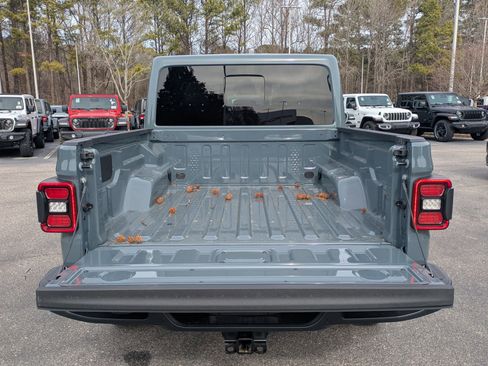 New 2026 Jeep Gladiator Sahara image 24