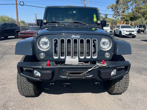 Used 2017 Jeep Wrangler Unlimited Sahara w/ Connectivity Group AWD/4WD image 11