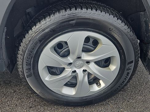 Used 2019 Toyota RAV4 LE image 21