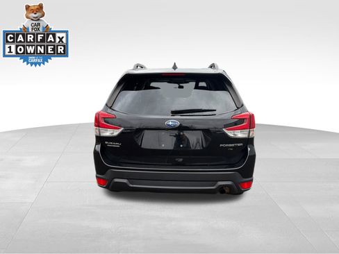Used 2023 Subaru Forester Premium image 6