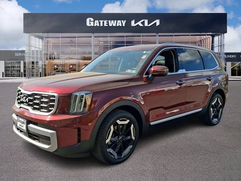 Certified 2023 Kia Telluride S w/ S Sunroof Package AWD/4WD image 1