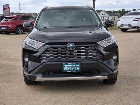 Used 2019 Toyota RAV4 Limited AWD/4WD image 2