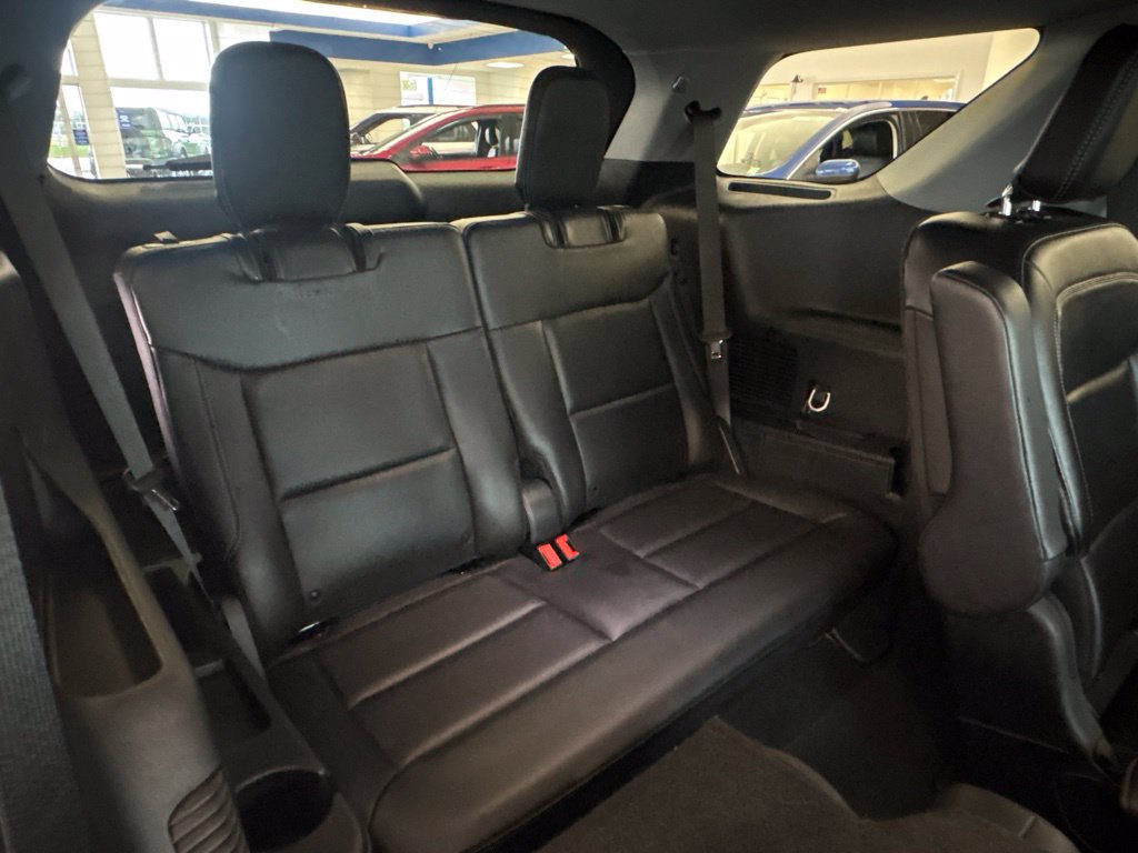 Used 2023 Ford Explorer XLT w/ Equipment Group 202A AWD/4WD image 30