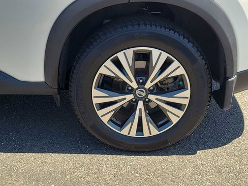 Used 2021 Nissan Rogue SV w/ Premium Package AWD/4WD image 16