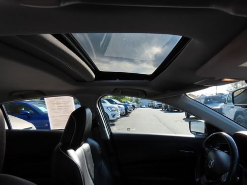 Used 2021 Acura ILX w/ Premium Package image 34