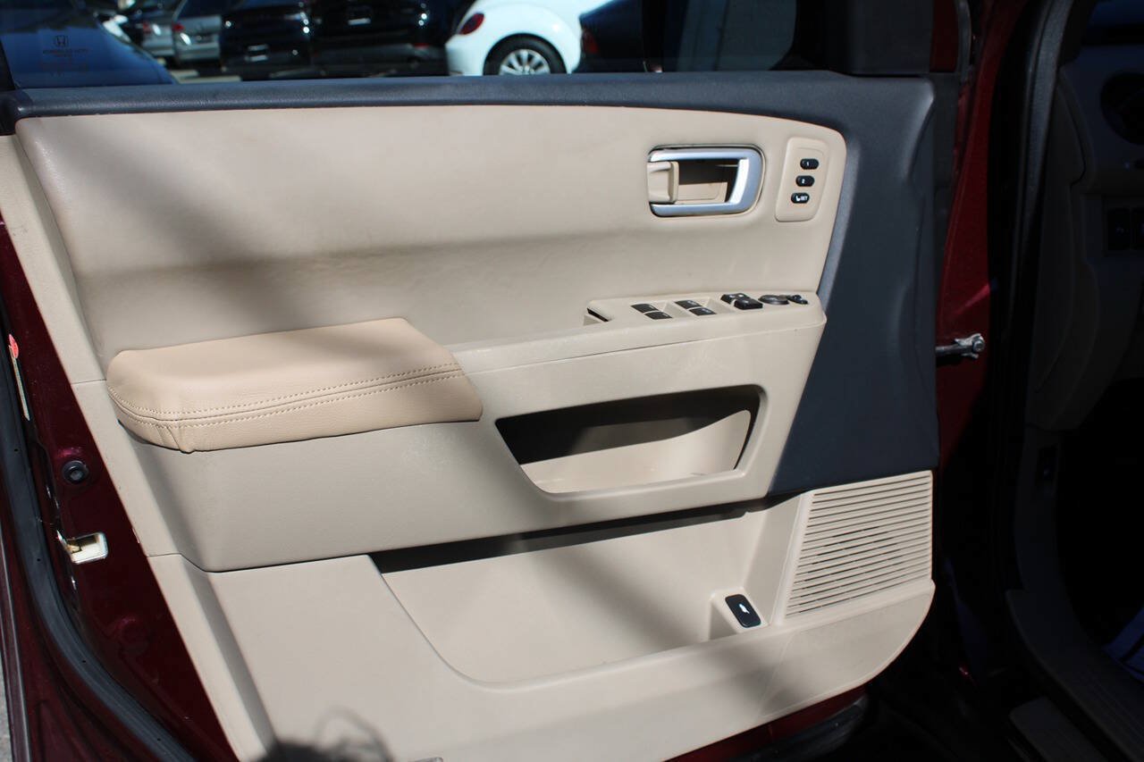 Used 2014 Honda Pilot Touring image 14