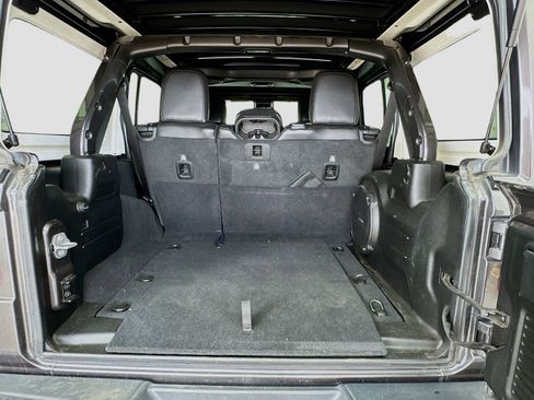 Used 2019 Jeep Wrangler Unlimited Rubicon AWD/4WD image 19