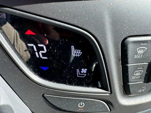 Used 2019 Buick Envision Premium w/ Driver Confidence Package image 17