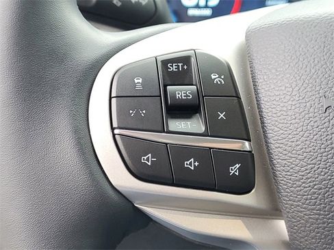 Used 2025 Ford Explorer Active w/ Active Comfort Package image 18