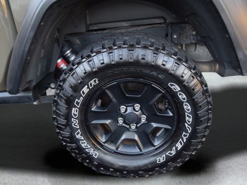 Used 2020 Jeep Gladiator Mojave image 5