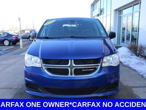 Used 2019 Dodge Grand Caravan SE w/ UConnect Hands-Free Group image 2