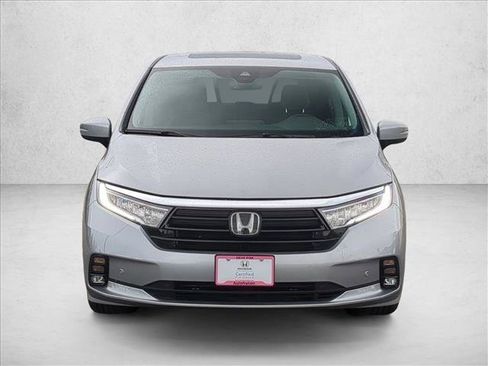 Used 2024 Honda Odyssey Elite image 2