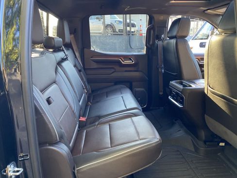 Used 2023 GMC Sierra 1500 Denali w/ Denali Reserve Package AWD/4WD image 17