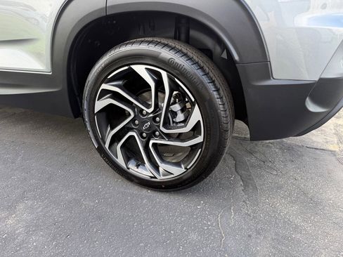 Used 2025 Chevrolet TrailBlazer RS w/ Convenience Package FWD image 8