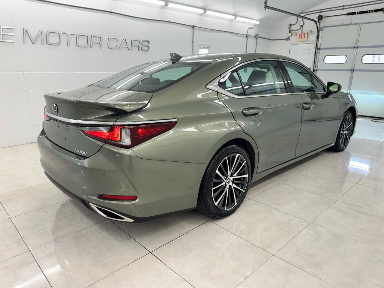 Used 2022 Lexus ES 350 w/ Premium Package FWD image 5