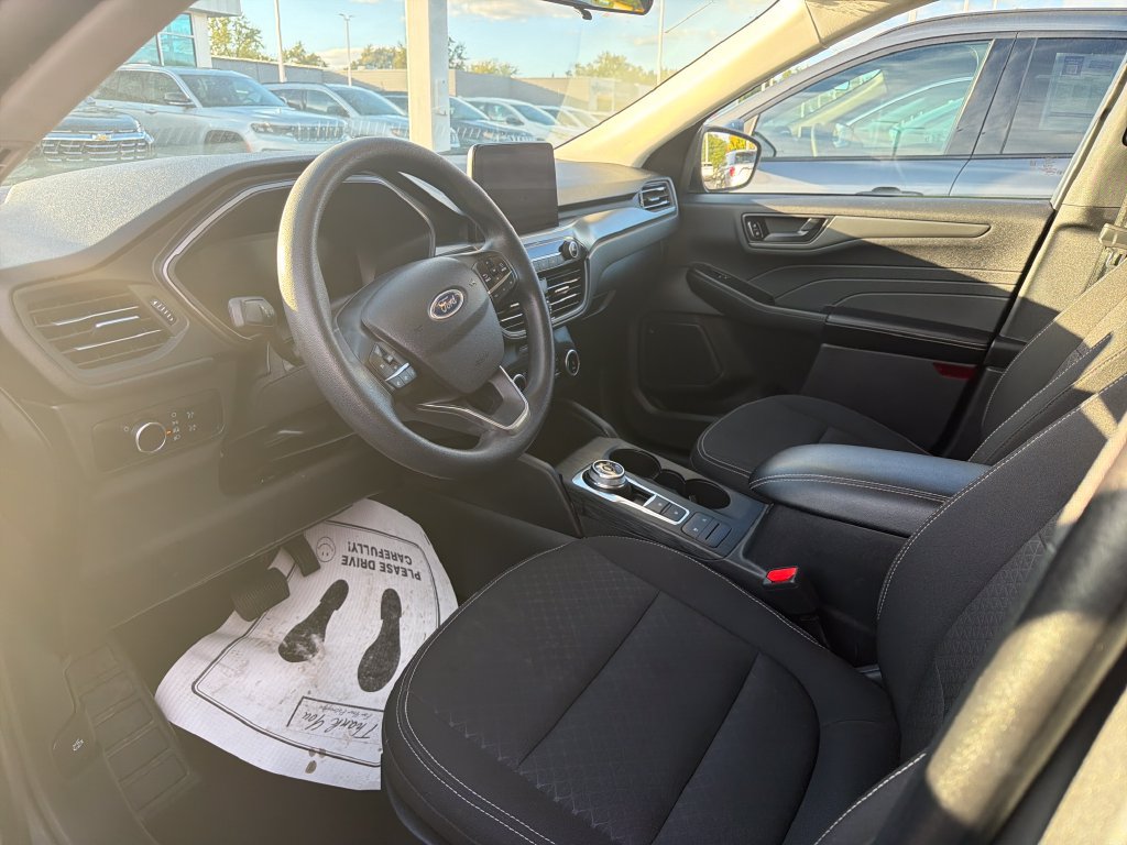 Used 2025 Ford Escape Active AWD/4WD image 33