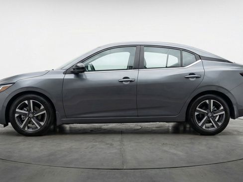 Used 2025 Nissan Sentra SV image 5