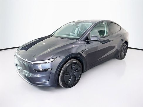 Used 2026 Tesla Model Y 2WD image 1