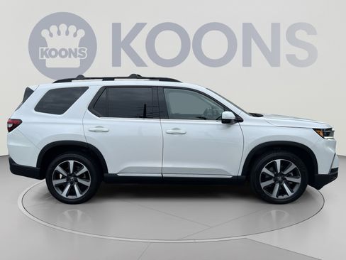 Used 2023 Honda Pilot Touring image 8