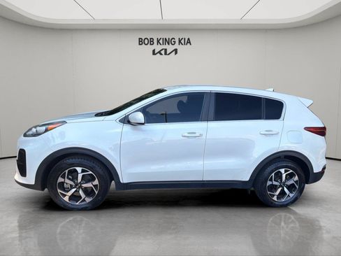 Used 2022 Kia Sportage LX FWD image 2