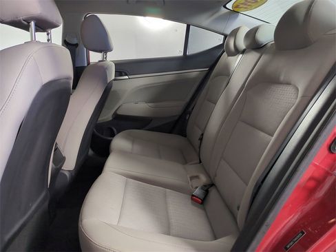 Used 2017 Hyundai Elantra SE image 14