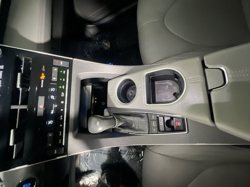 Used 2022 Toyota Avalon Limited w/ Advanced Safety Package FWD image 25