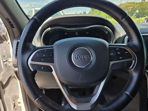 Used 2021 Jeep Grand Cherokee Laredo AWD/4WD image 22