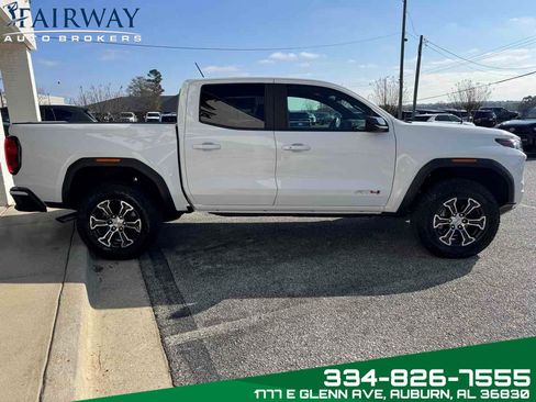 Used 2025 GMC Canyon AT4 w/ AT4 Premium Package AWD/4WD image 5