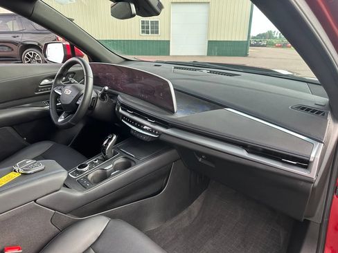 Used 2025 Cadillac XT4 Sport w/ LPO, Floor Liner Package AWD/4WD image 30