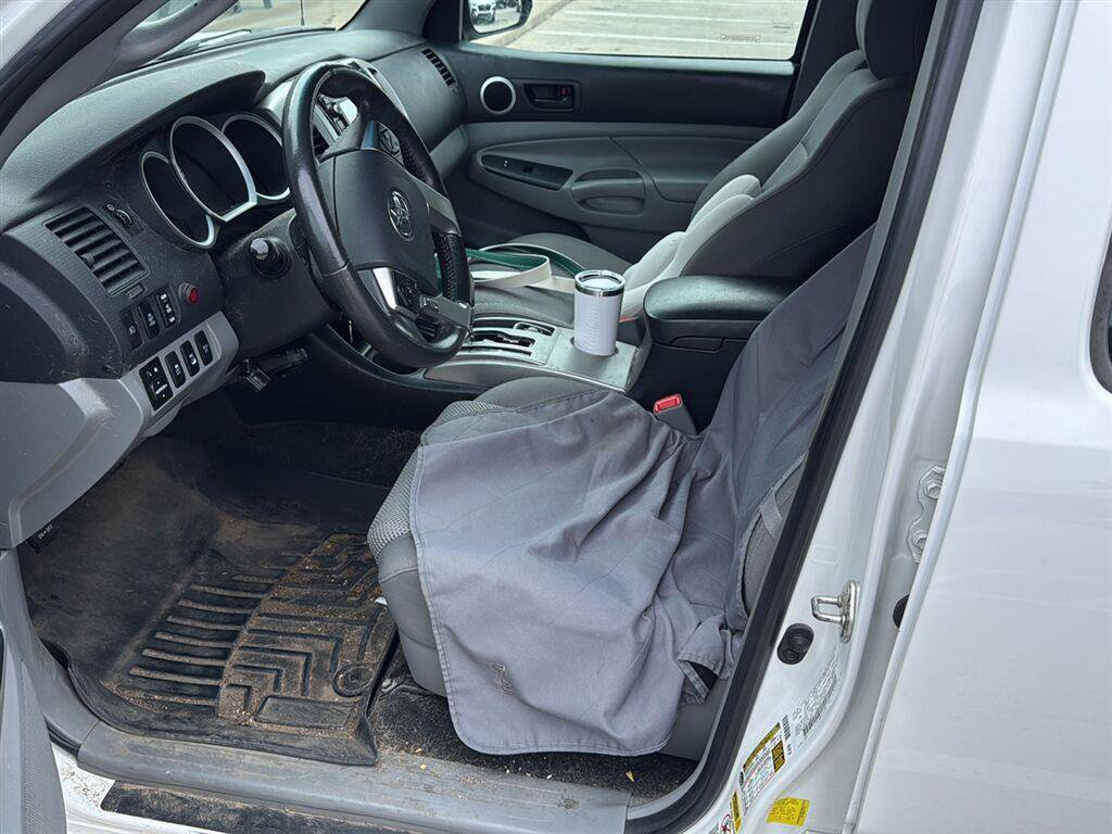 Used 2015 Toyota Tacoma 4x4 Double Cab w/ TRD Off-Road Package image 19