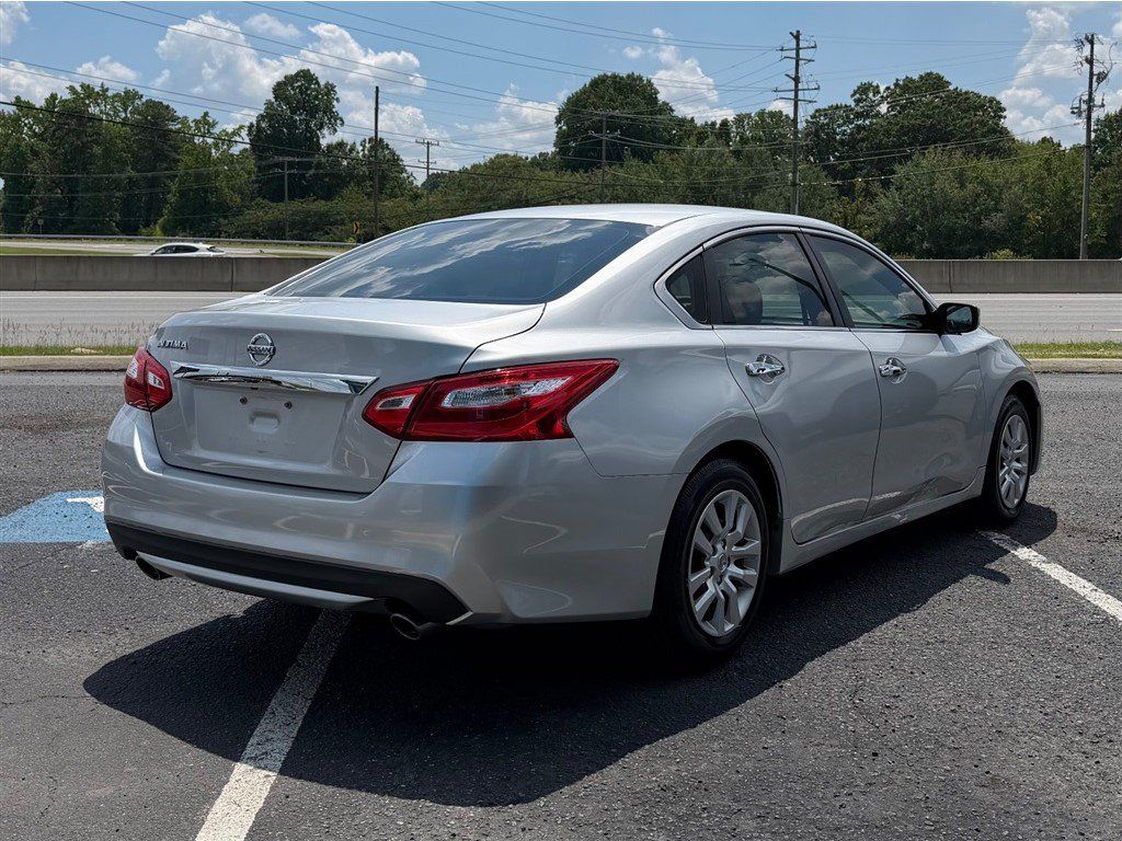 Used 2016 Nissan Altima 2.5 S w/ Power Driver Seat Package FWD image 6