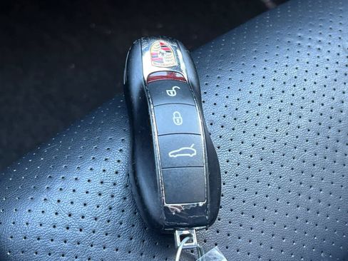 Used 2013 Porsche Panamera AWD/4WD image 28