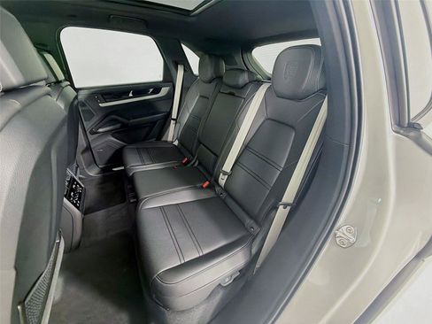 New 2026 Porsche Cayenne E-Hybrid image 21