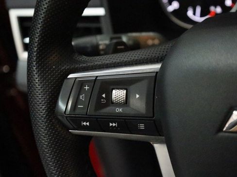 Used 2023 Mitsubishi Outlander SE image 11