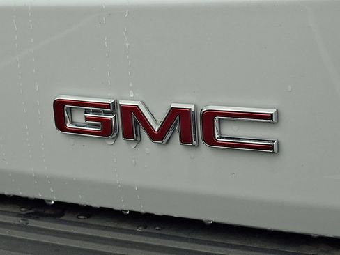 Used 2026 GMC Yukon Denali w/ Sun & Power Step Package AWD/4WD image 34