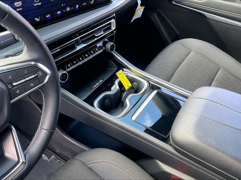 Used 2024 Chevrolet Traverse LT w/ Midnight/Sport Edition FWD image 16